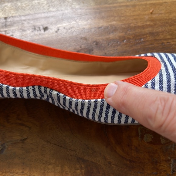 Super cute striped BCBGeneration flats size 9 - Picture 3 of 9